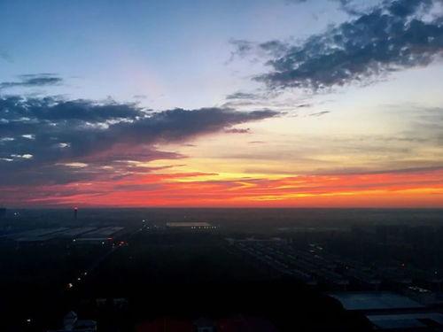 晚霞的视频,晚霞映照下的浪漫时光